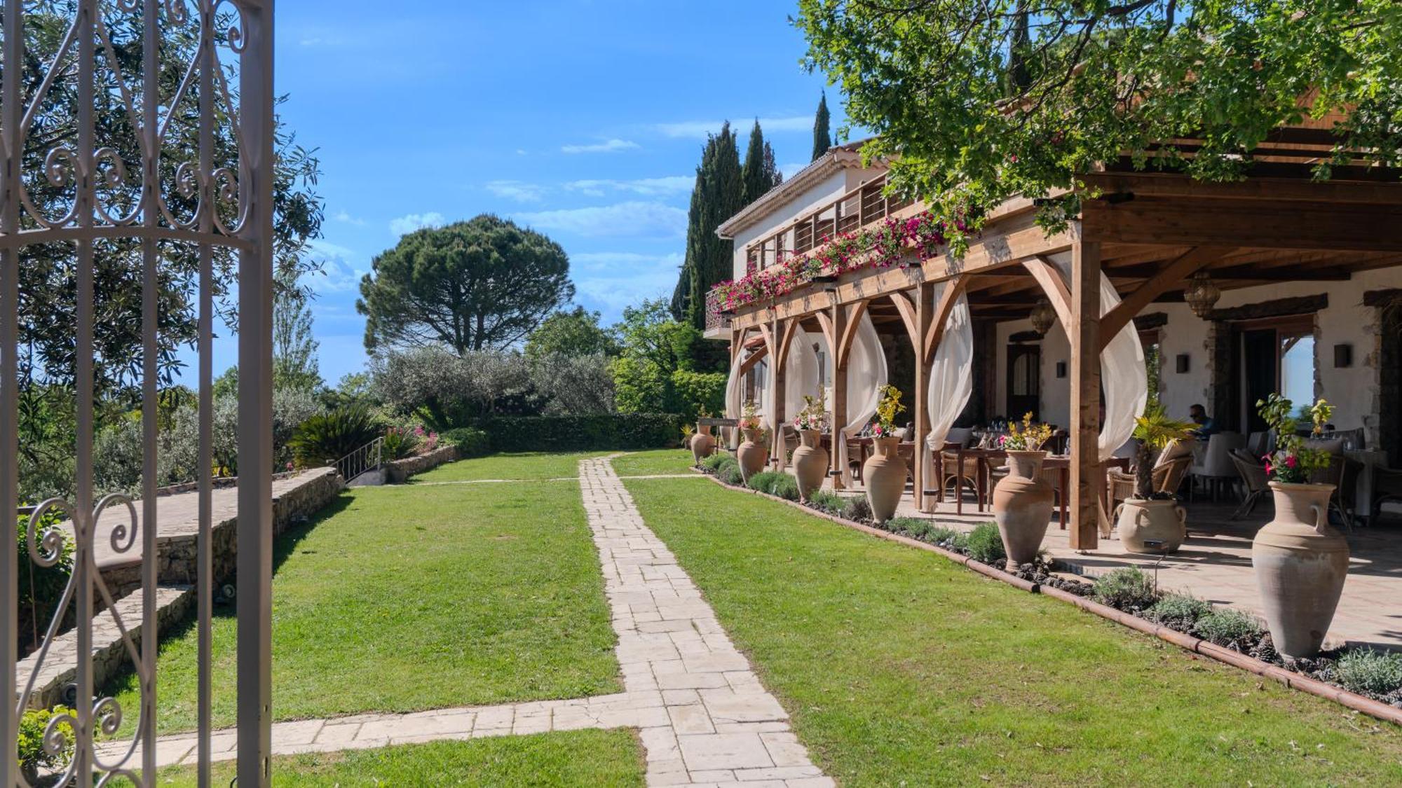 La Petite Auberge Tourtour Exterior photo